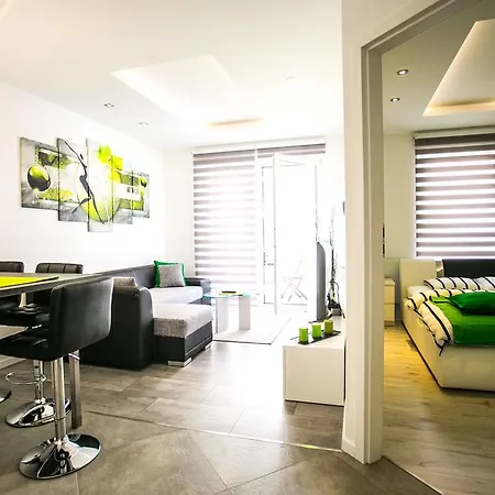 Apartment Green Hawelanska *